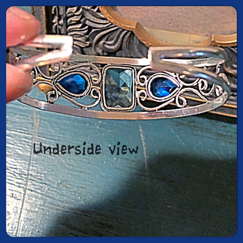 💙Swiss Blue Topaz & Blue Quartz Bracelet💙 - Picture 4 of 7